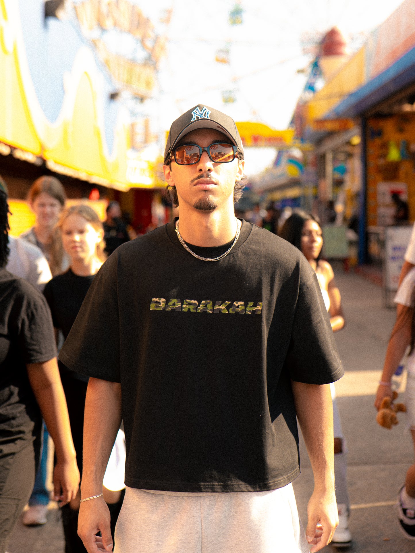 BLACK ARMY GREEN T-SHIRT