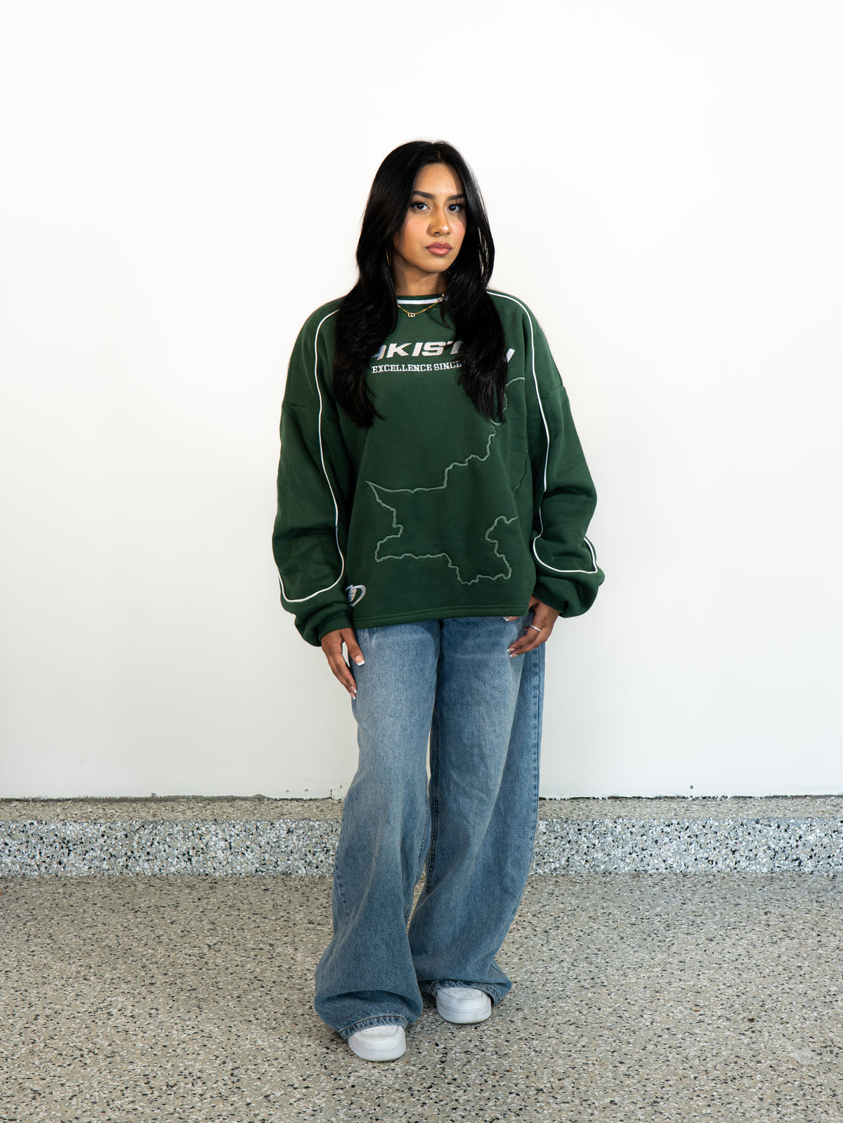 FOREST GREEN PAKISTAN CREWNECK